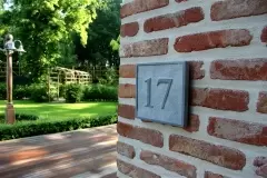 Hausnummern-, Klingeltafeln und Briefkästen aus Granit 